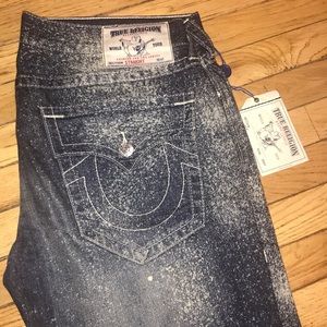 TRUE RELIGION JEANS